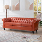 Divano Chesterfield a 3 posti con braccioli arrotolati